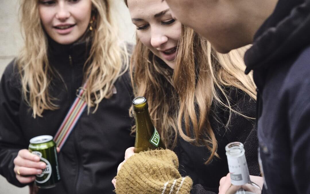 Lav aftaler om alkohol med din teenager