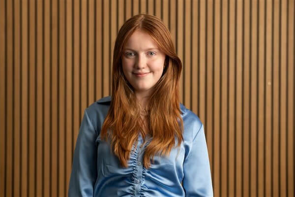 Danske Skoleelever: “Tag os i hånden i stedet for at tage skærmene fra os”